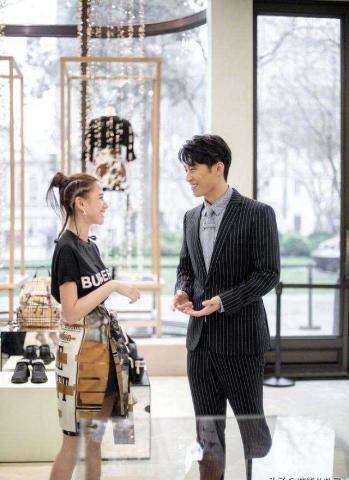 窦骁何超莲最新爆料,揭秘恋爱日常细节